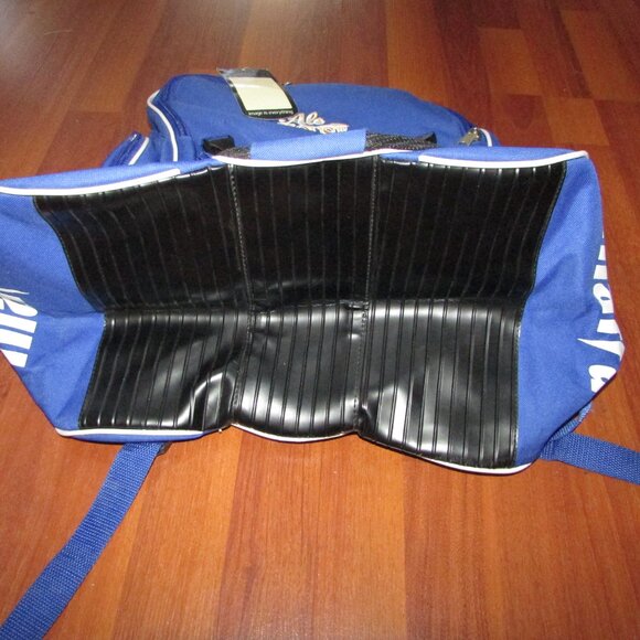 Inaria Soccer Backpack - NEW - Picture 9 of 9